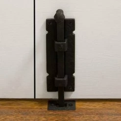 Signature Hardware Vertical 8 in. Iron Bolt in Black Powder Coat